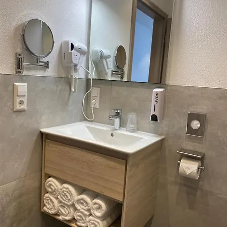 Hotel Kosel Garni, Mit Tollen Eröffnungspreisen Und Europa-park Eintrittskarten Garantie *