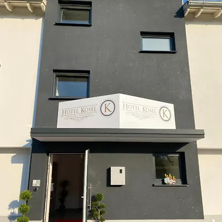 Otel Kosel Garni Ug *